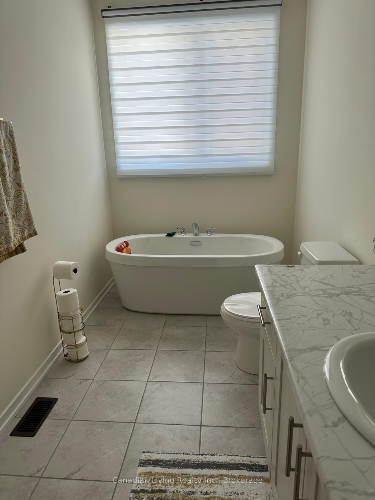 Photo 20 of 56 Rumi Court, Vaughan, Patterson — HOMEH