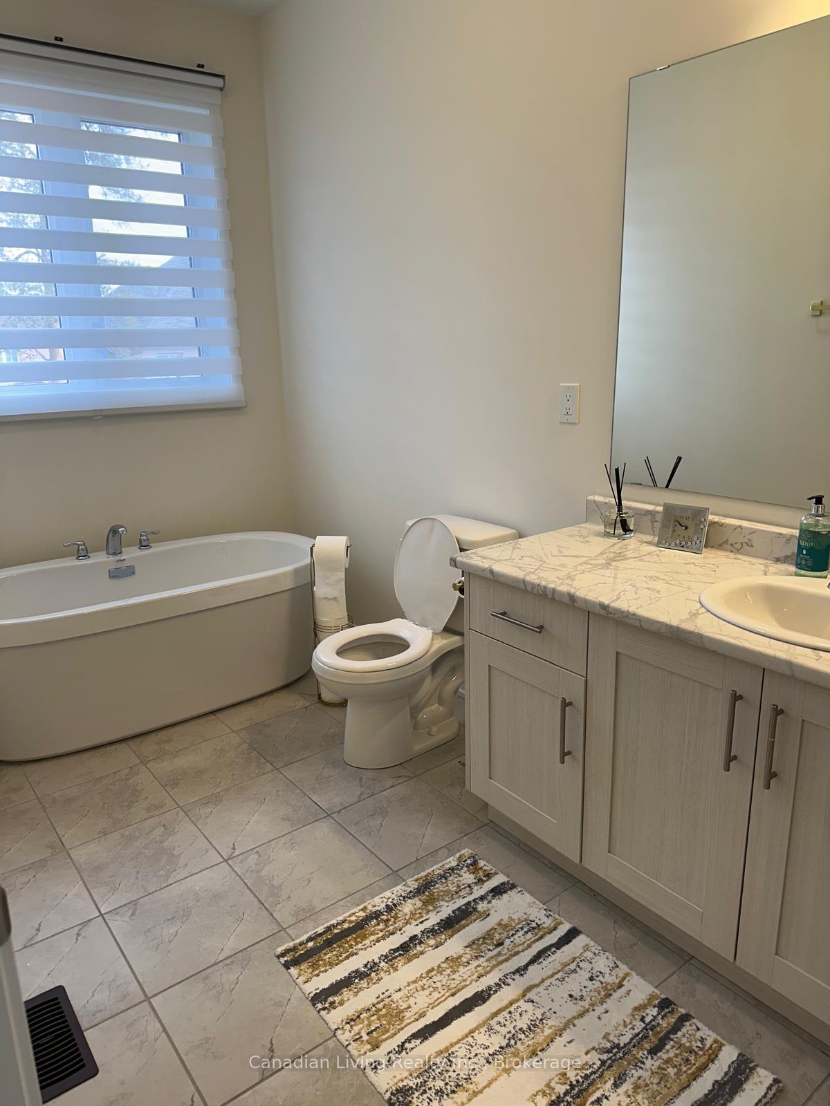 Photo 32 of 56 Rumi Court, Vaughan, Patterson — HOMEH