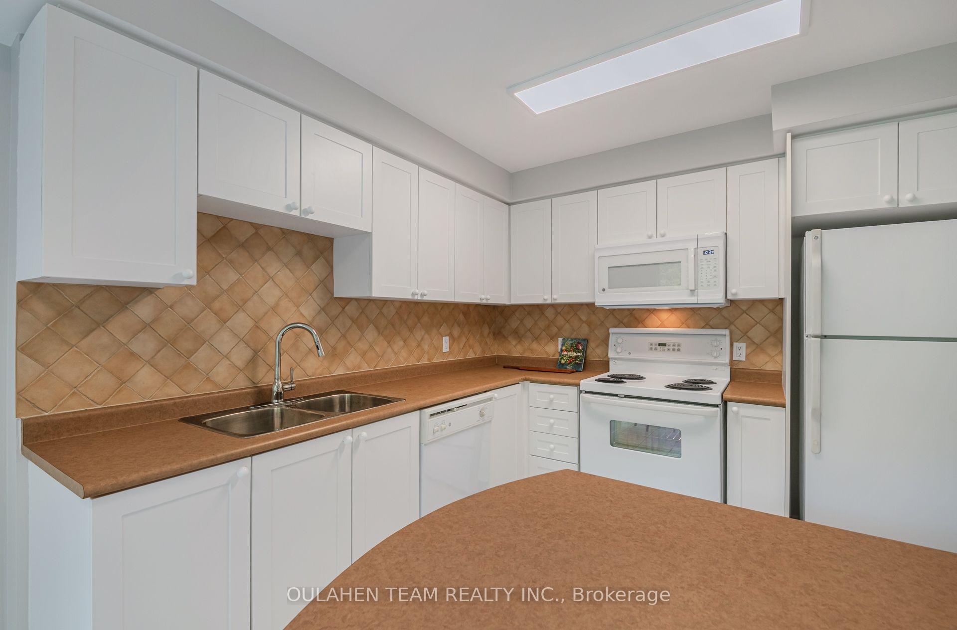 Photo 10 of Unit 212, 16 Dallimore Circle, North York, Banbury-Don Mills — HOMEH