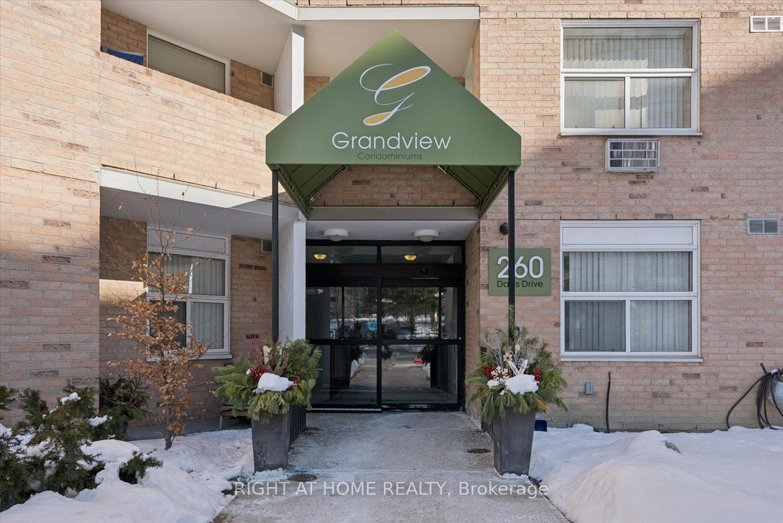 Photo 2 of Unit 707, 260 Davis Drive, Newmarket, Central Newmarket — HOMEH