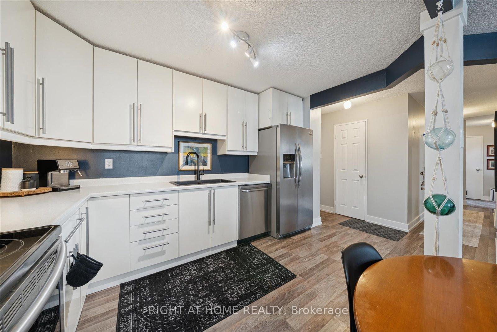 Photo 9 of Unit 707, 260 Davis Drive, Newmarket, Central Newmarket — HOMEH