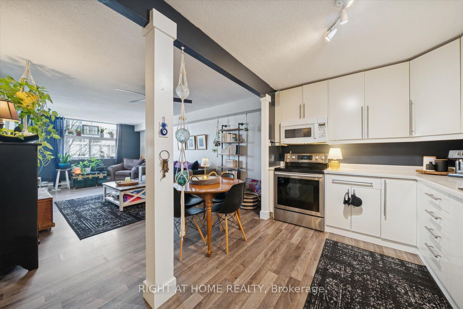 Photo 12 of Unit 707, 260 Davis Drive, Newmarket, Central Newmarket — HOMEH