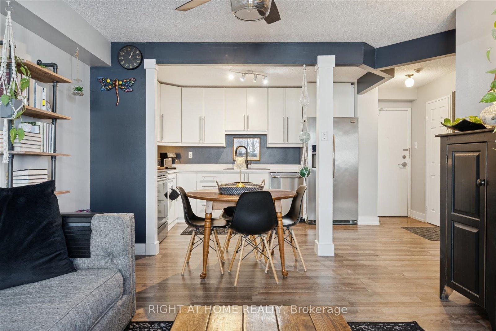 Photo 14 of Unit 707, 260 Davis Drive, Newmarket, Central Newmarket — HOMEH