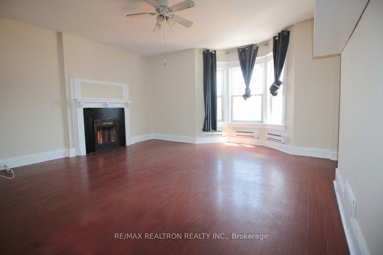 Photo 3 of Unit # A, 788 Broadview Avenue, Toronto, Broadview North — HOMEH