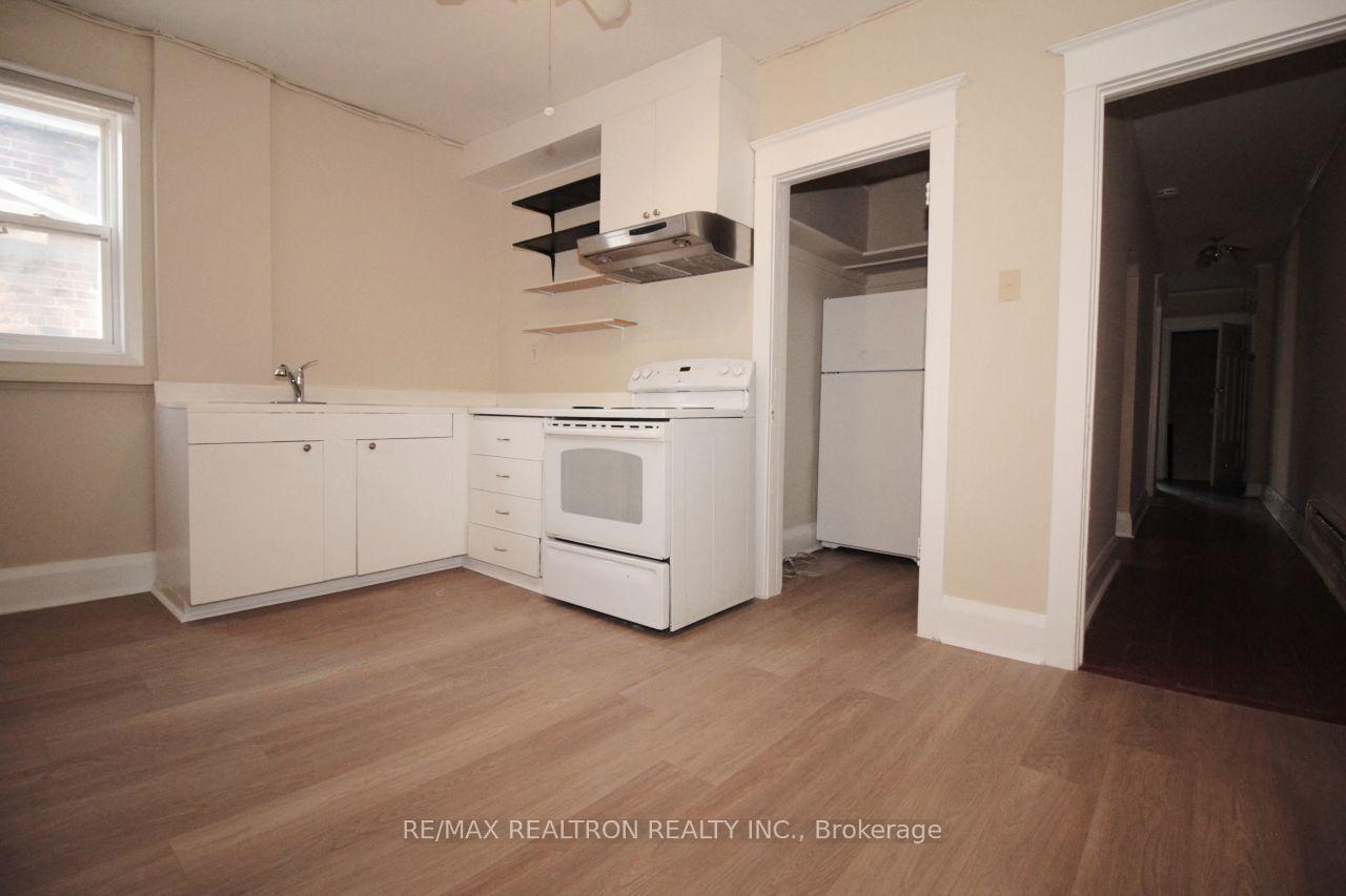 Photo 10 of Unit # A, 788 Broadview Avenue, Toronto, Broadview North — HOMEH
