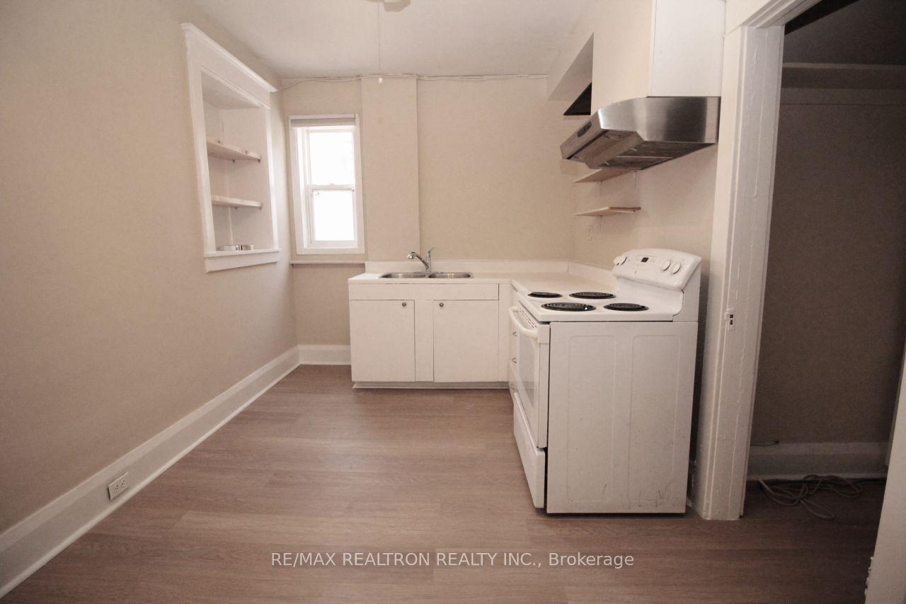 Photo 13 of Unit # A, 788 Broadview Avenue, Toronto, Broadview North — HOMEH