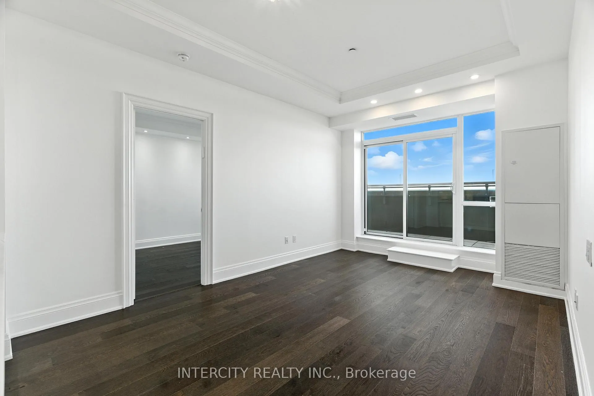 Photo 9 of Unit PH15, 7608 Yonge Street, Vaughan, Crestwood-Springfarm-Yorkhill — HOMEH