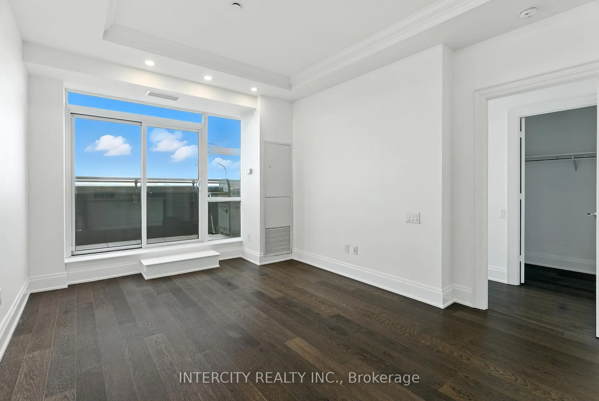Photo 10 of Unit PH15, 7608 Yonge Street, Vaughan, Crestwood-Springfarm-Yorkhill — HOMEH