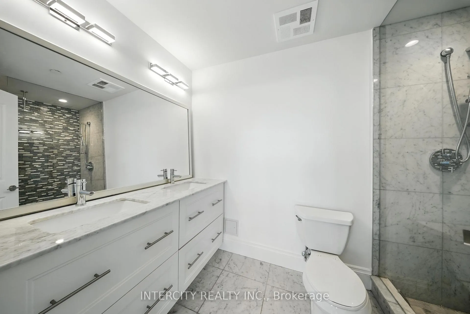 Photo 14 of Unit PH15, 7608 Yonge Street, Vaughan, Crestwood-Springfarm-Yorkhill — HOMEH