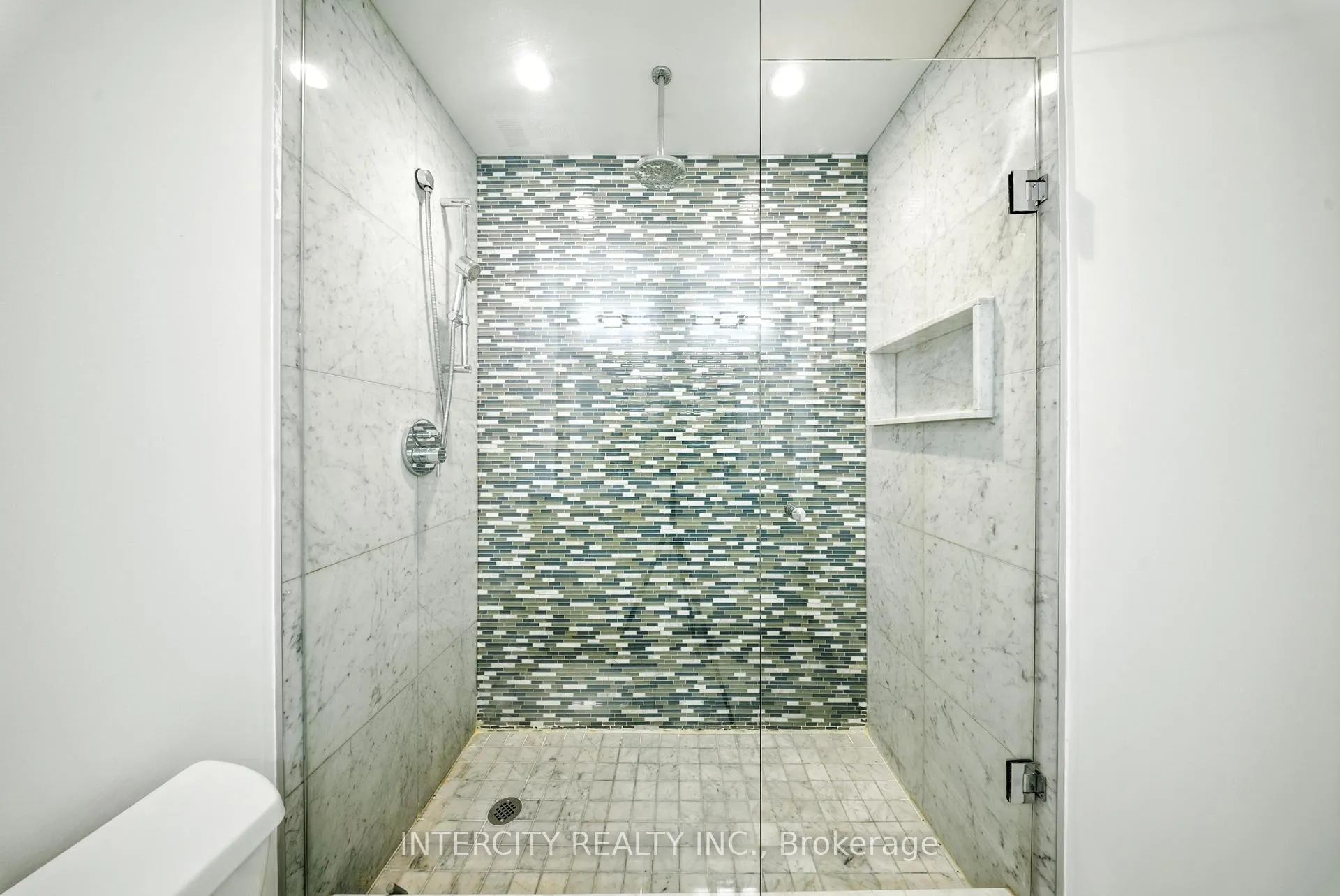 Photo 15 of Unit PH15, 7608 Yonge Street, Vaughan, Crestwood-Springfarm-Yorkhill — HOMEH