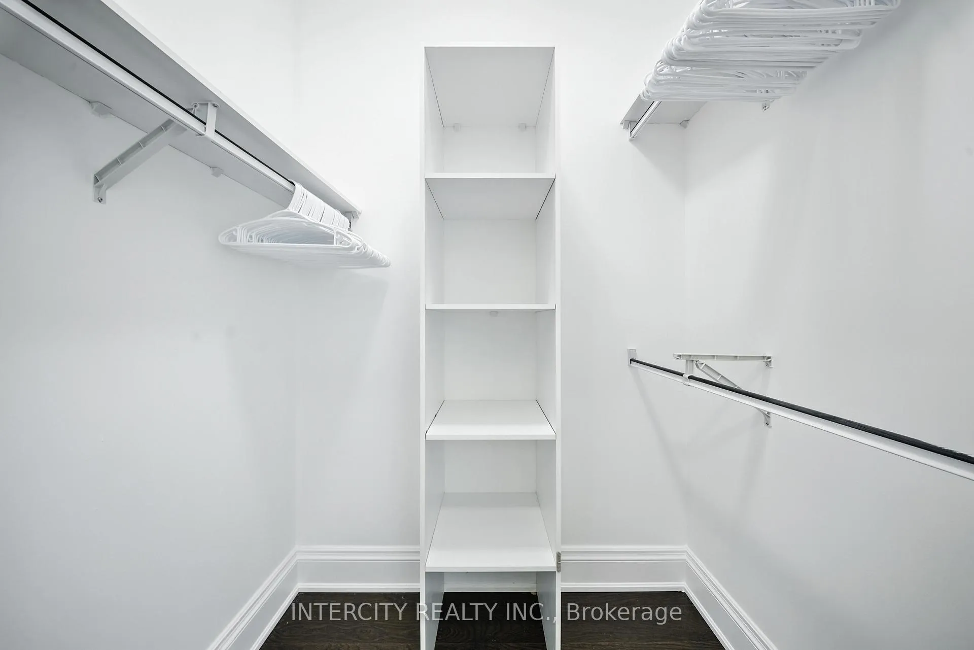 Photo 16 of Unit PH15, 7608 Yonge Street, Vaughan, Crestwood-Springfarm-Yorkhill — HOMEH