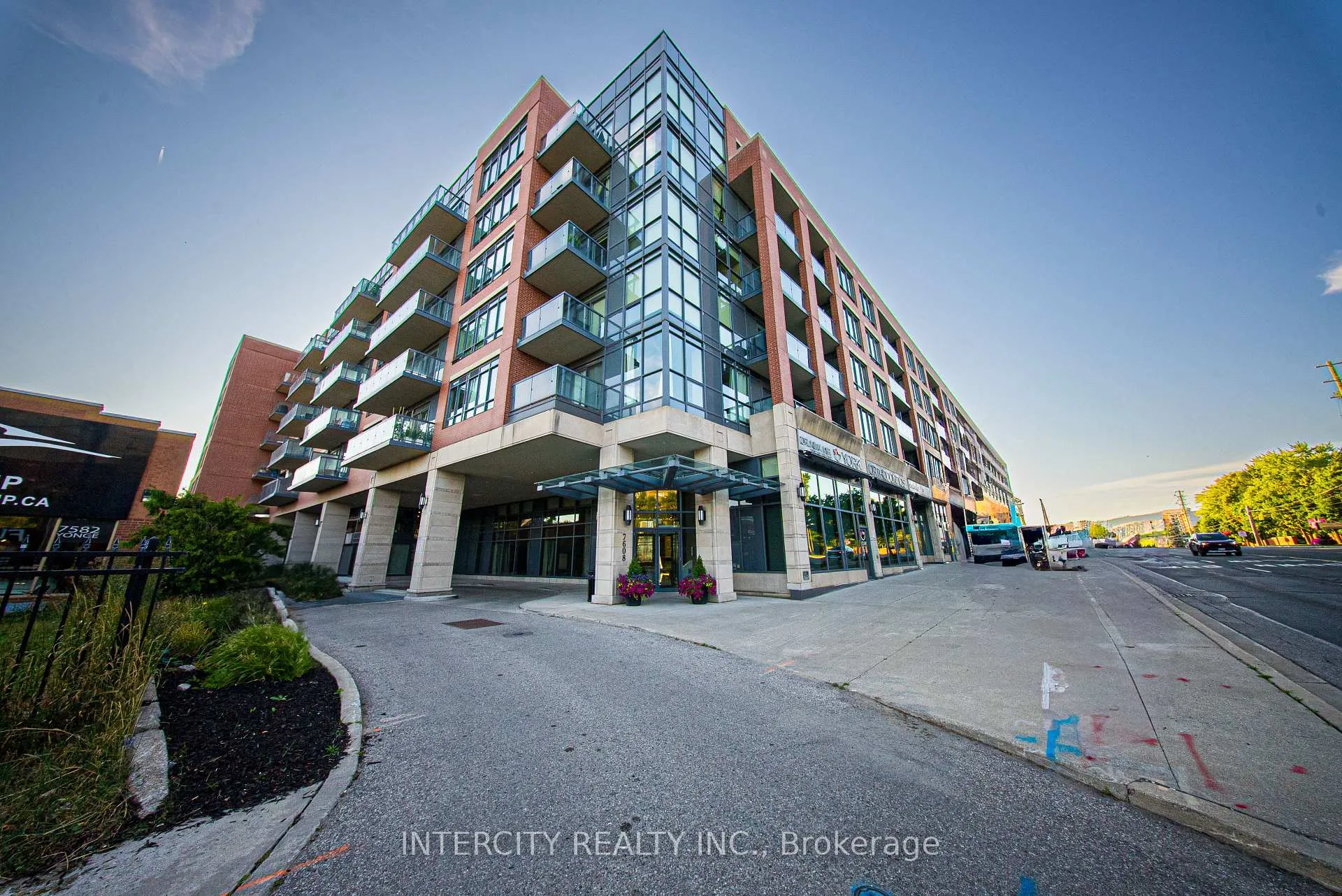 Photo 46 of Unit PH15, 7608 Yonge Street, Vaughan, Crestwood-Springfarm-Yorkhill — HOMEH
