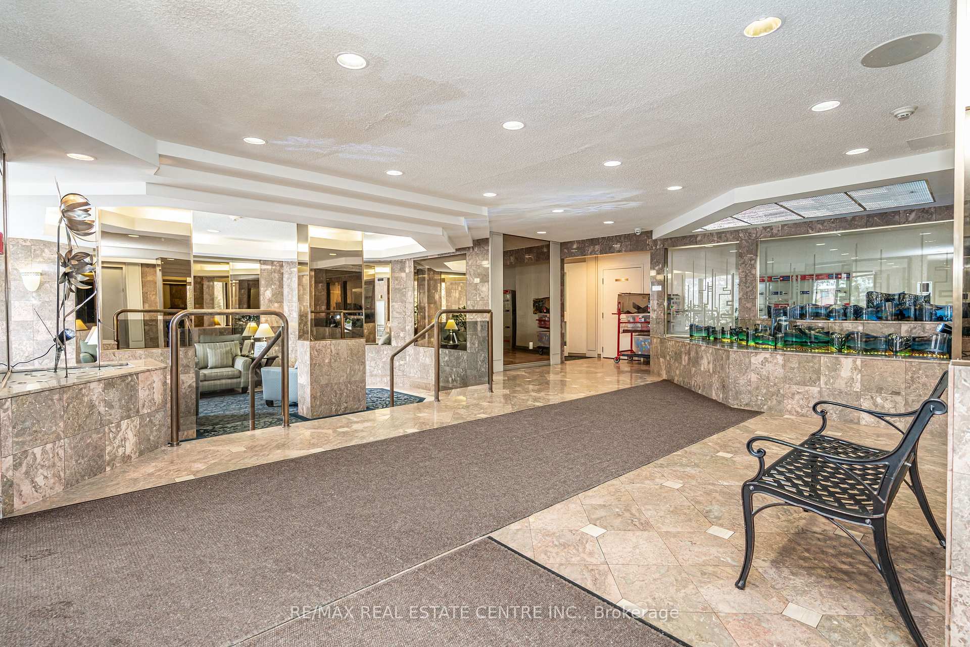 Photo 3 of Unit 806, 20 Cherrytree Drive, Brampton, Fletcher's Creek South — HOMEH