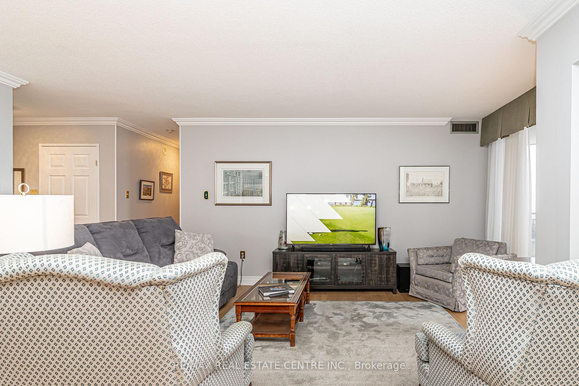 Photo 10 of Unit 806, 20 Cherrytree Drive, Brampton, Fletcher's Creek South — HOMEH