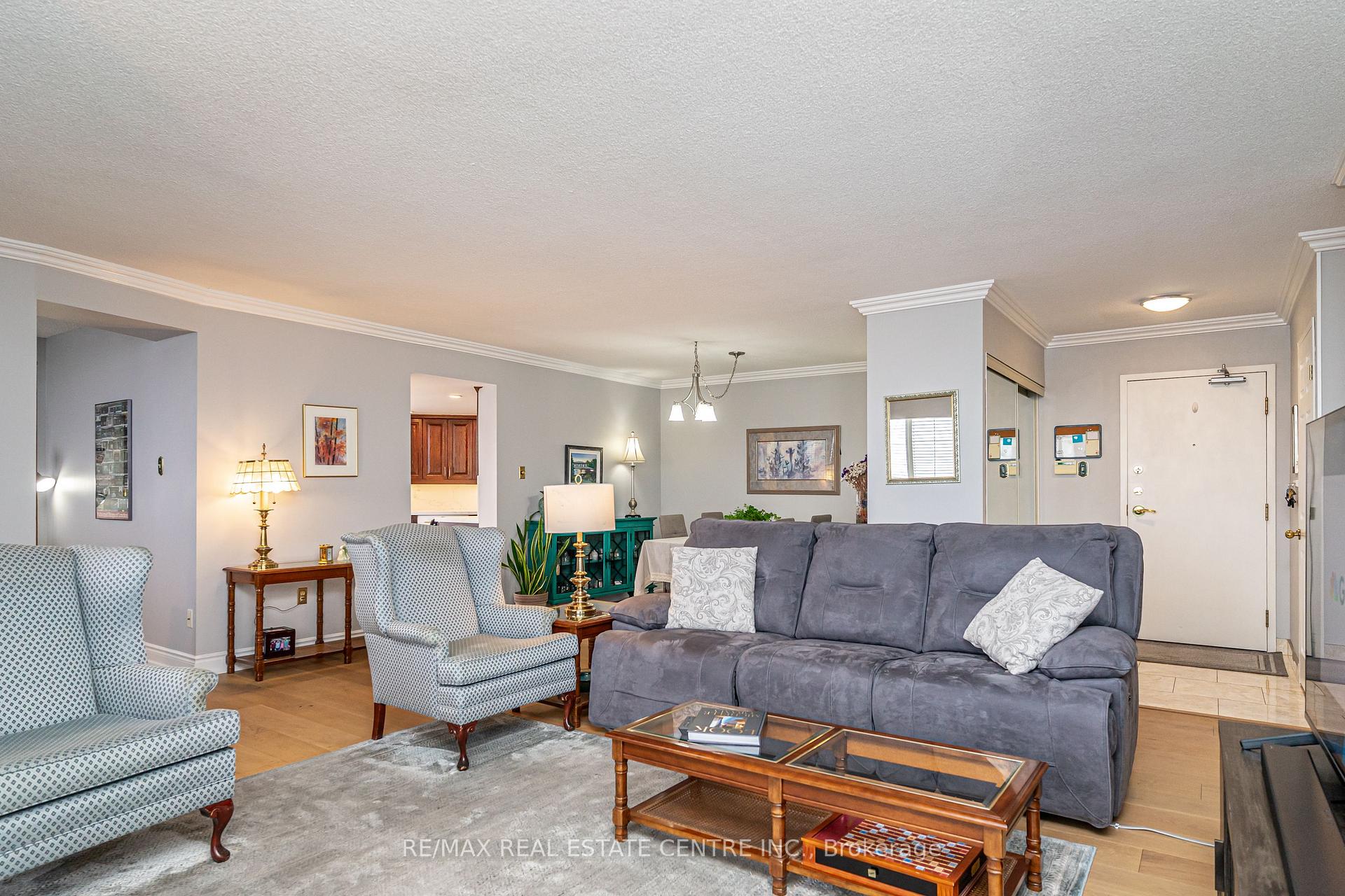 Photo 11 of Unit 806, 20 Cherrytree Drive, Brampton, Fletcher's Creek South — HOMEH