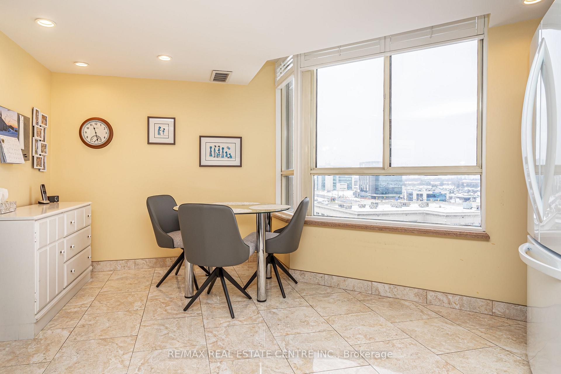 Photo 18 of Unit 806, 20 Cherrytree Drive, Brampton, Fletcher's Creek South — HOMEH