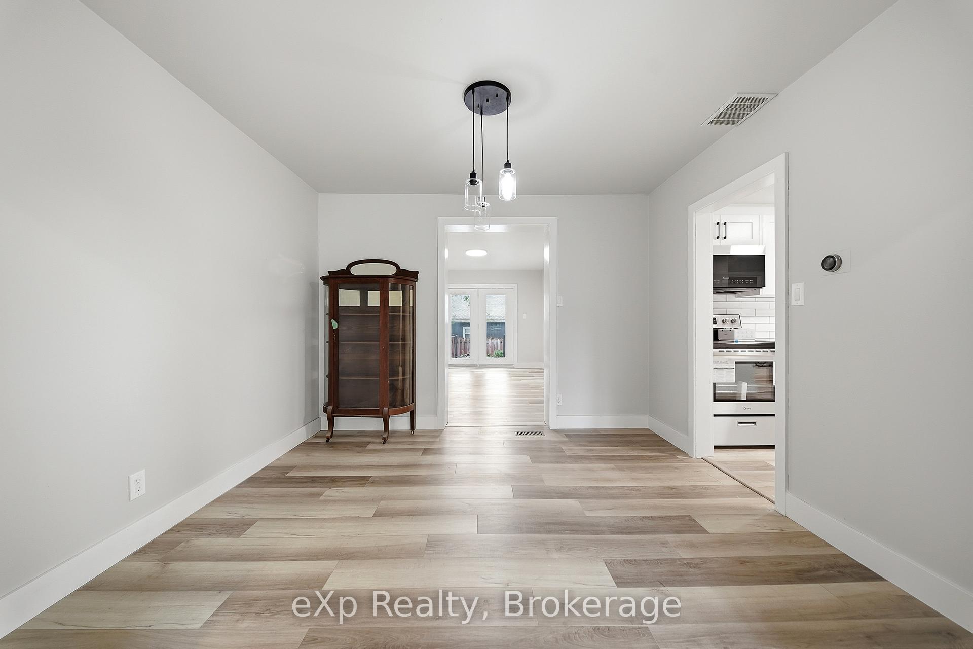 Photo 10 of 42 Rosewood Avenue, Belleville, Belleville Ward — HOMEH
