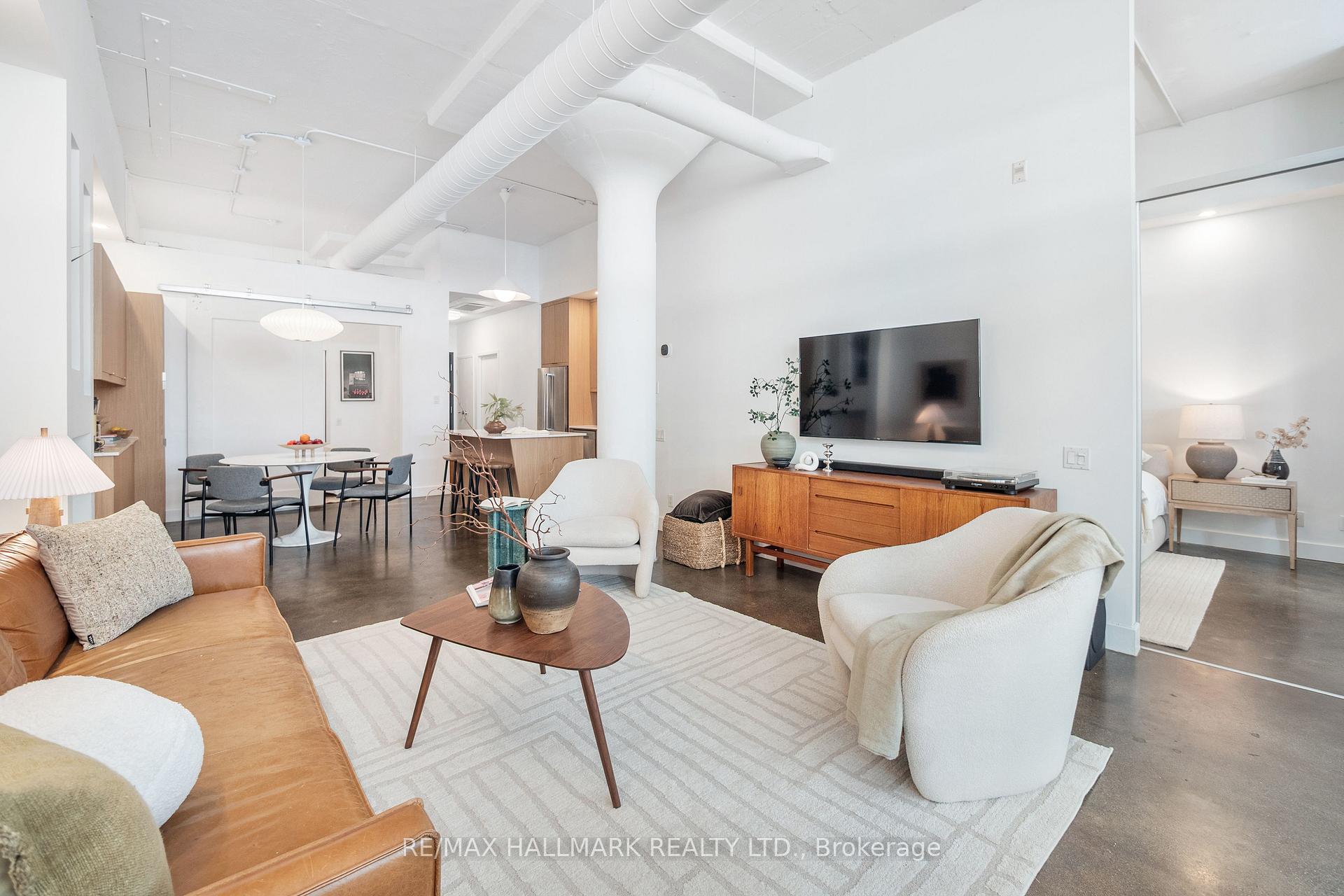 Front of Unit 406, 233 Carlaw Avenue