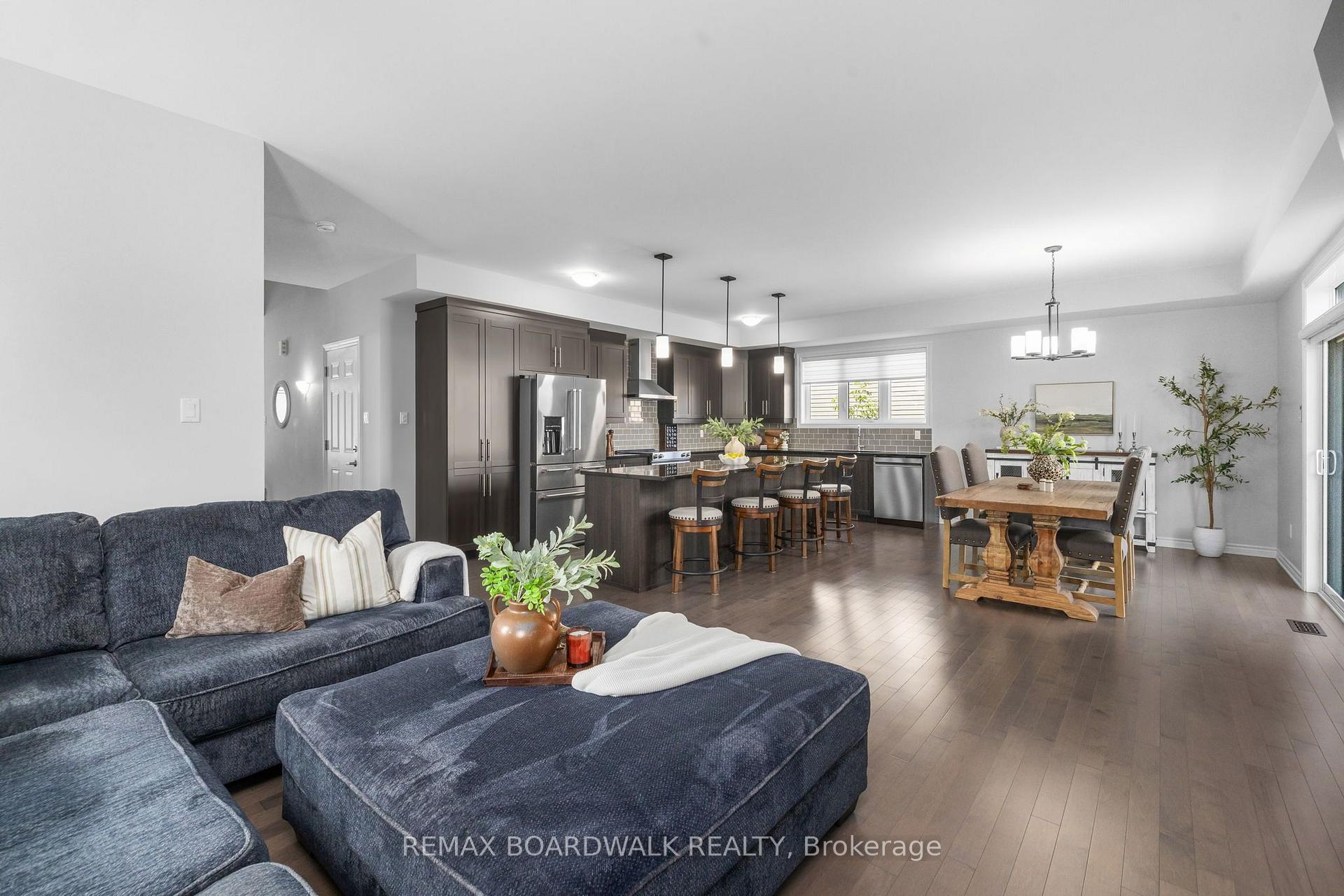 Photo 16 of 112 Francis Street, Carleton Place, Carleton Place — HOMEH