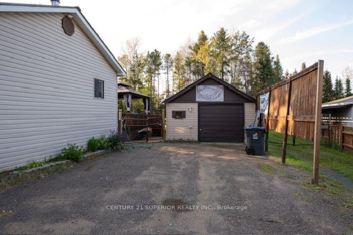 Photo 2 of 2367 Rosslyn Road, Thunder Bay, Rosslyn Road — HOMEH