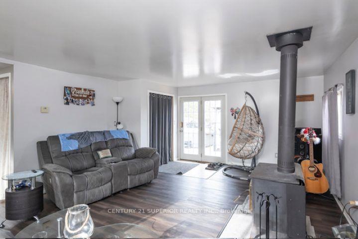 Photo 4 of 2367 Rosslyn Road, Thunder Bay, Rosslyn Road — HOMEH