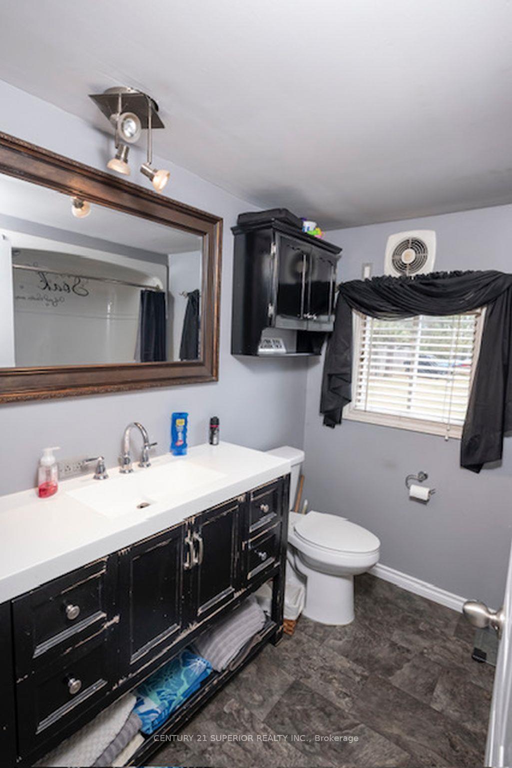 Photo 13 of 2367 Rosslyn Road, Thunder Bay, Rosslyn Road — HOMEH