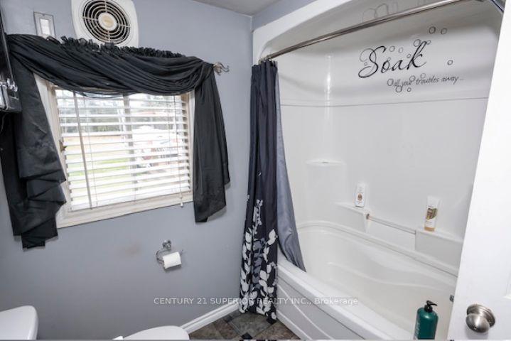 Photo 14 of 2367 Rosslyn Road, Thunder Bay, Rosslyn Road — HOMEH
