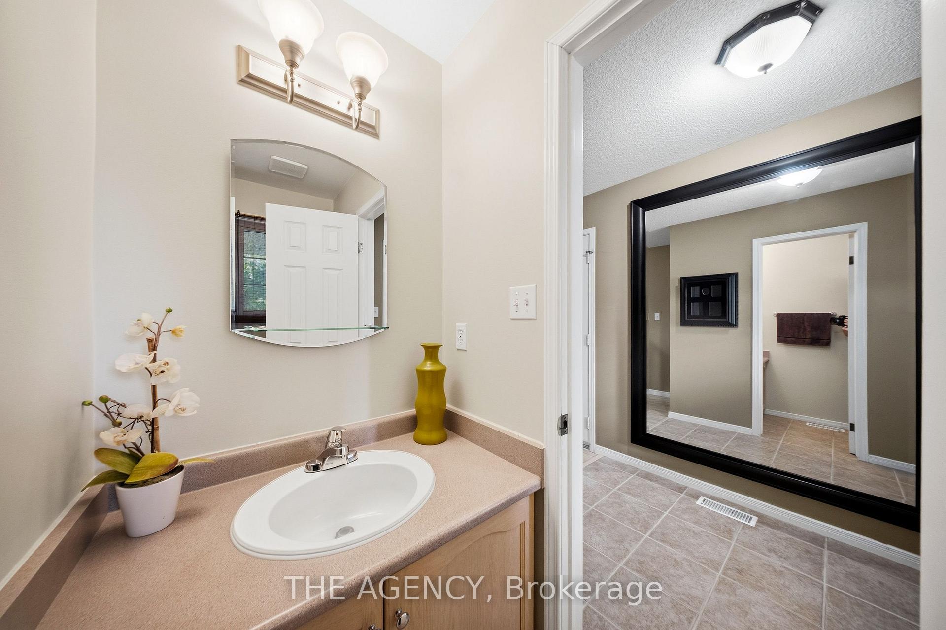 Photo 8 of 16 Scottacres Boulevard, Haldimand — HOMEH