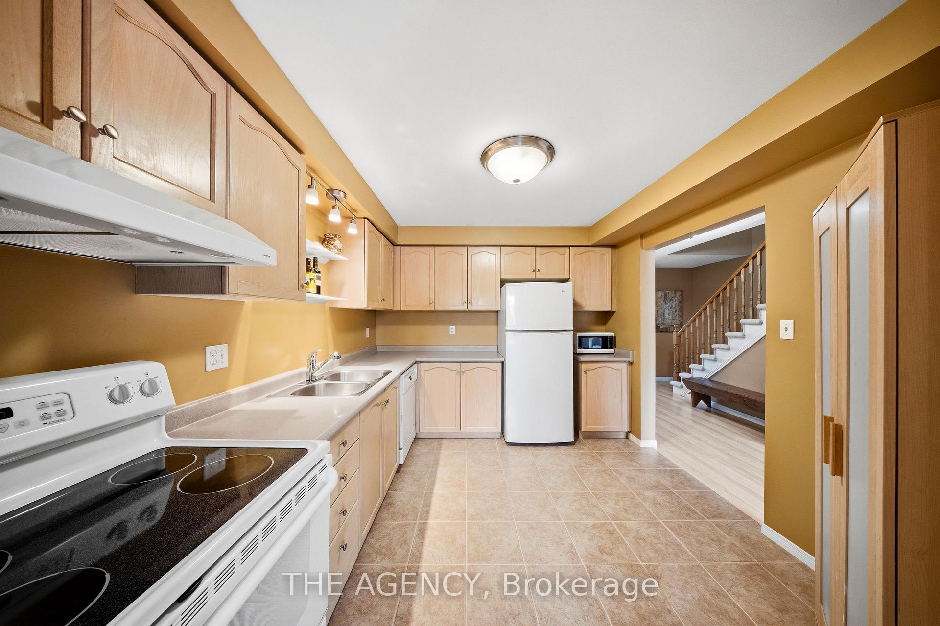 Photo 11 of 16 Scottacres Boulevard, Haldimand — HOMEH
