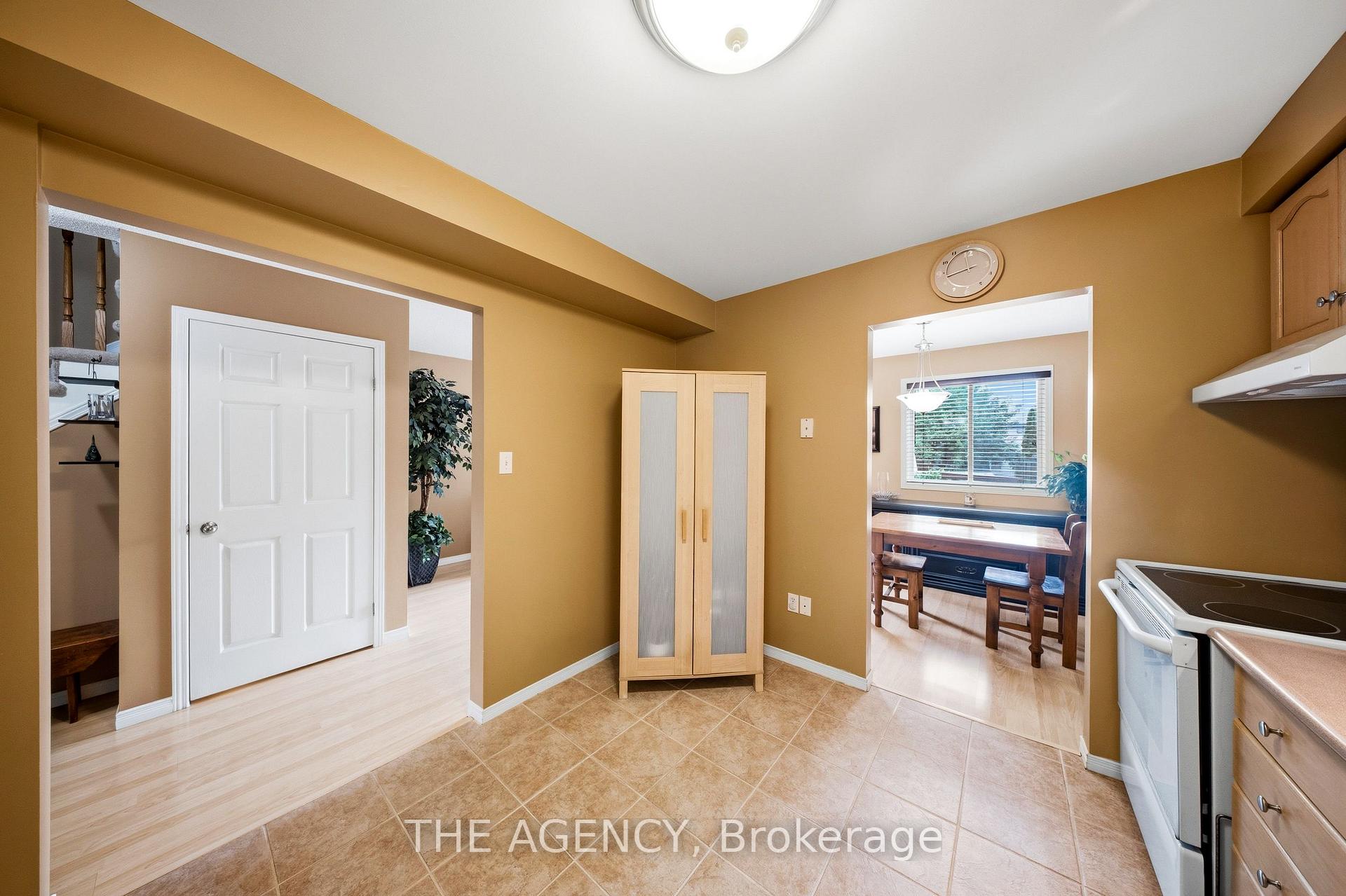 Photo 13 of 16 Scottacres Boulevard, Haldimand — HOMEH