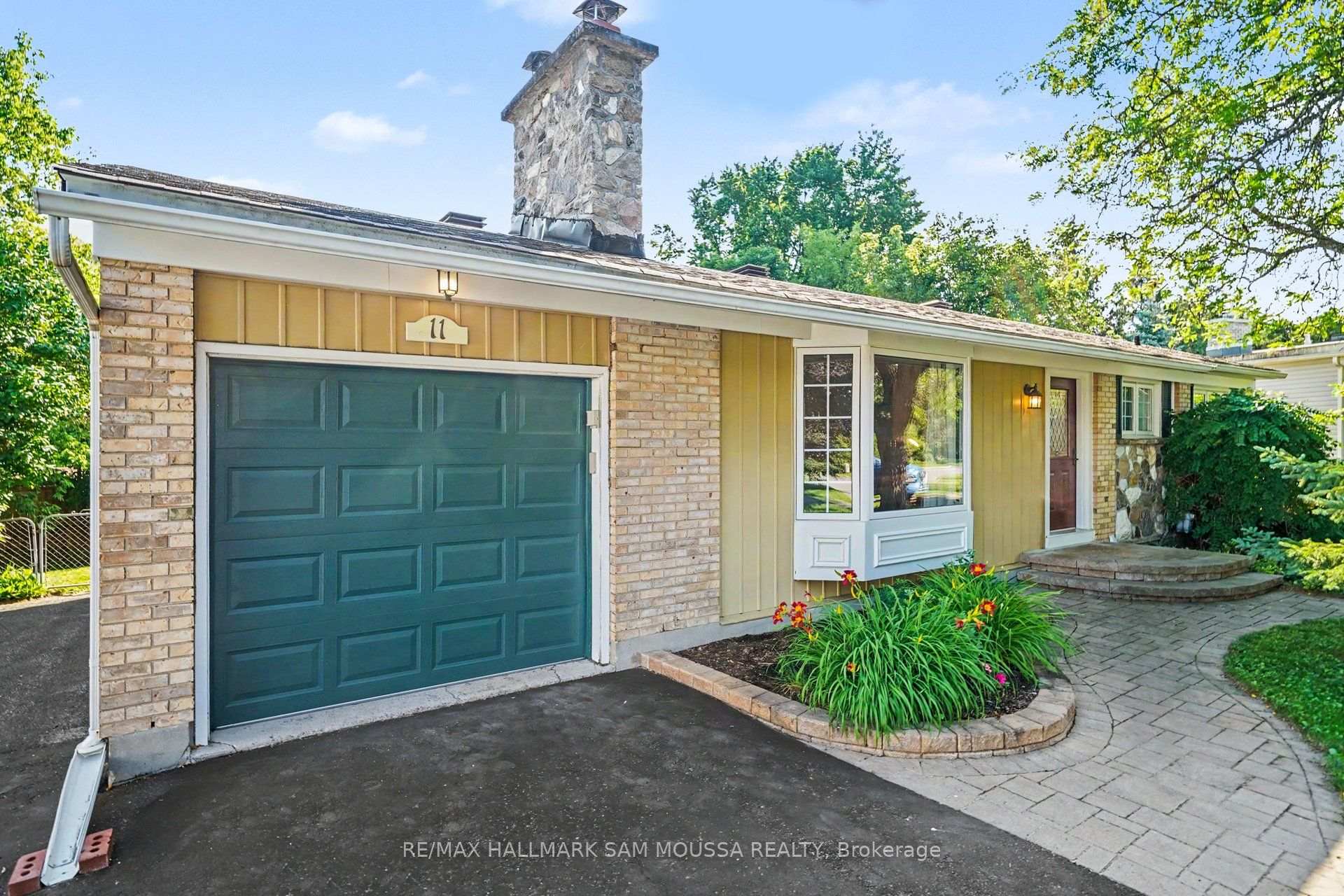 Photo 3 of 11 Springdale Crescent, Ottawa, Sheahan Estates/Trend Village — HOMEH