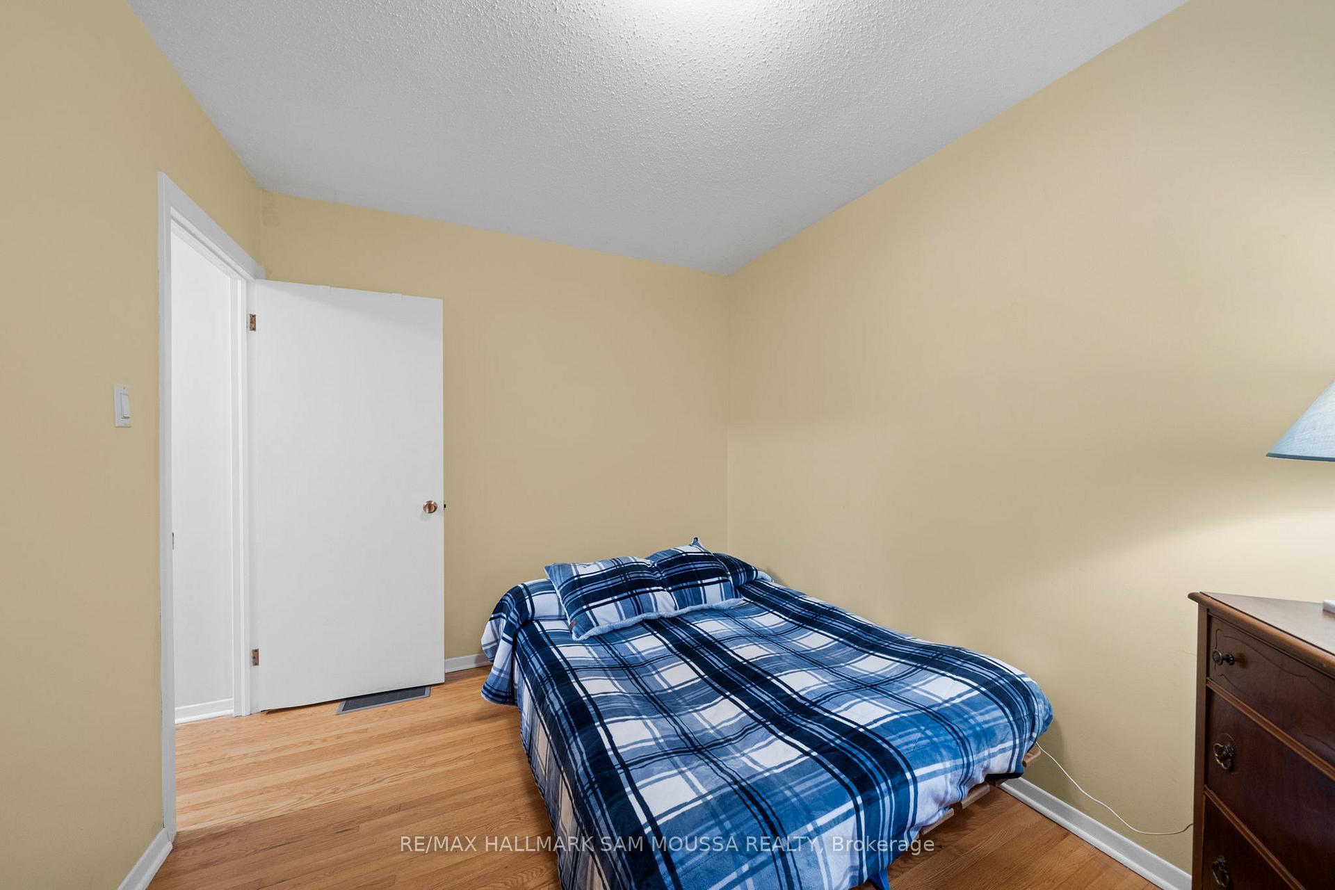 Photo 23 of 11 Springdale Crescent, Ottawa, Sheahan Estates/Trend Village — HOMEH