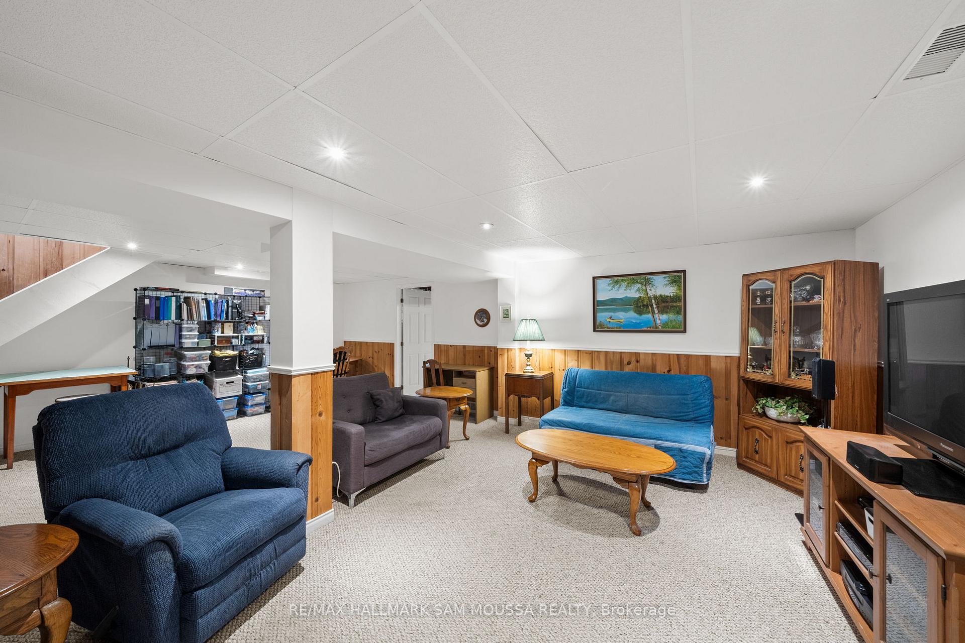 Photo 32 of 11 Springdale Crescent, Ottawa, Sheahan Estates/Trend Village — HOMEH