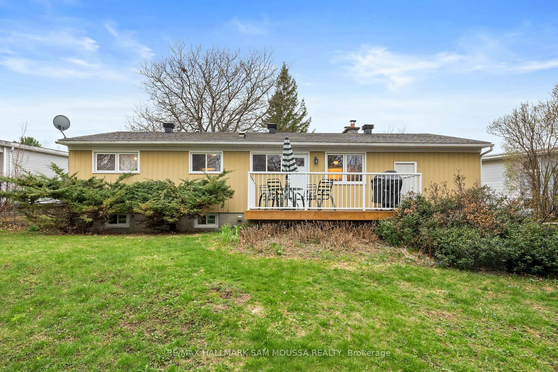 Photo 36 of 11 Springdale Crescent, Ottawa, Sheahan Estates/Trend Village — HOMEH