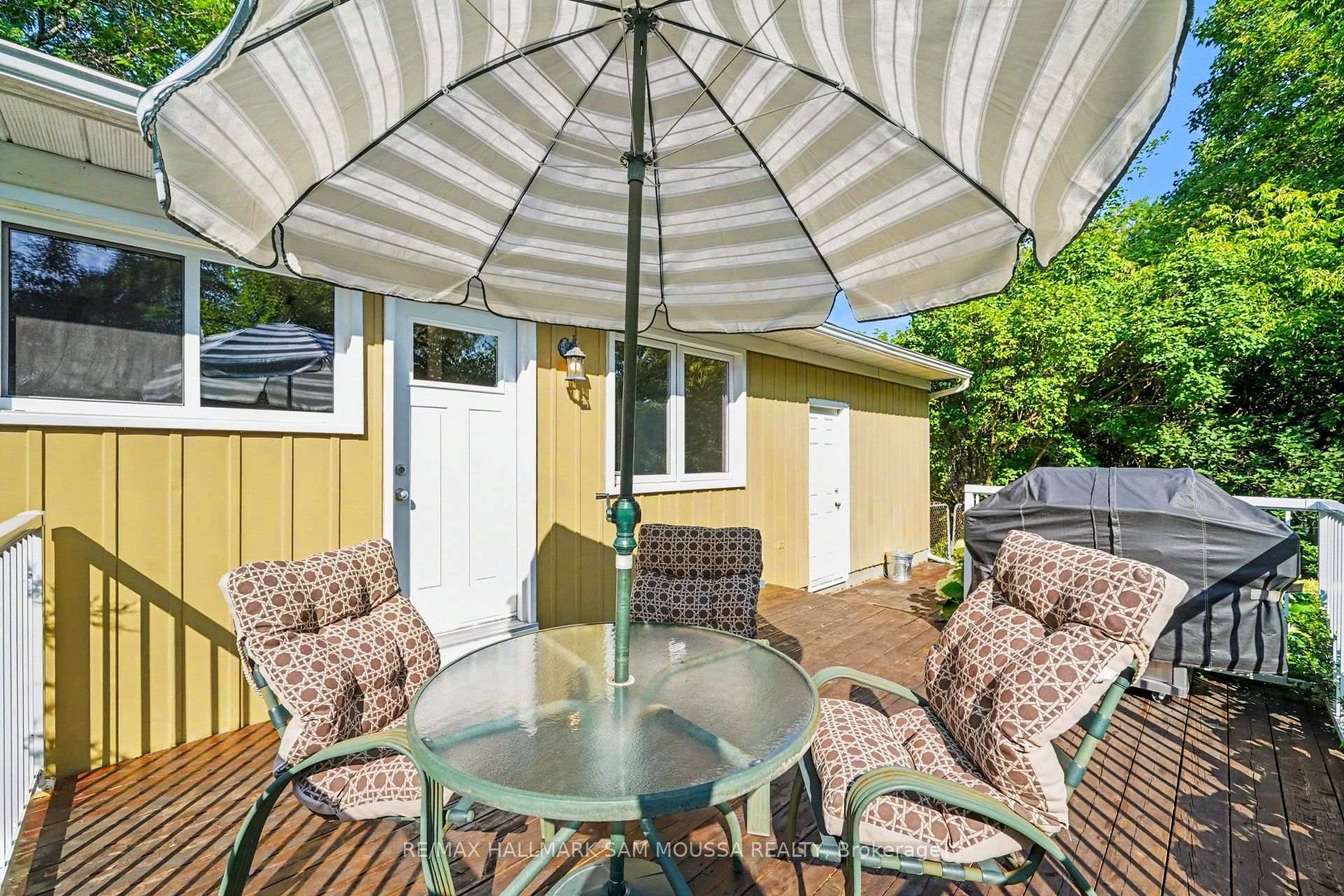 Photo 37 of 11 Springdale Crescent, Ottawa, Sheahan Estates/Trend Village — HOMEH
