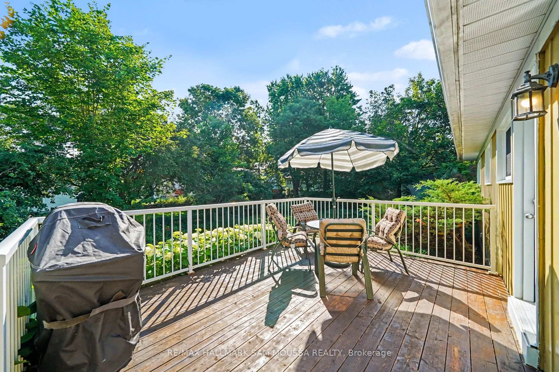 Photo 38 of 11 Springdale Crescent, Ottawa, Sheahan Estates/Trend Village — HOMEH