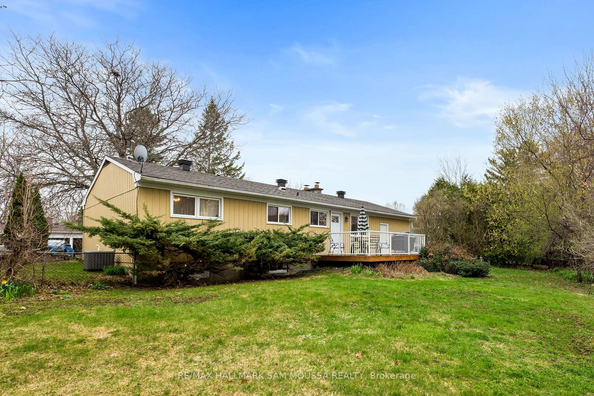Photo 39 of 11 Springdale Crescent, Ottawa, Sheahan Estates/Trend Village — HOMEH