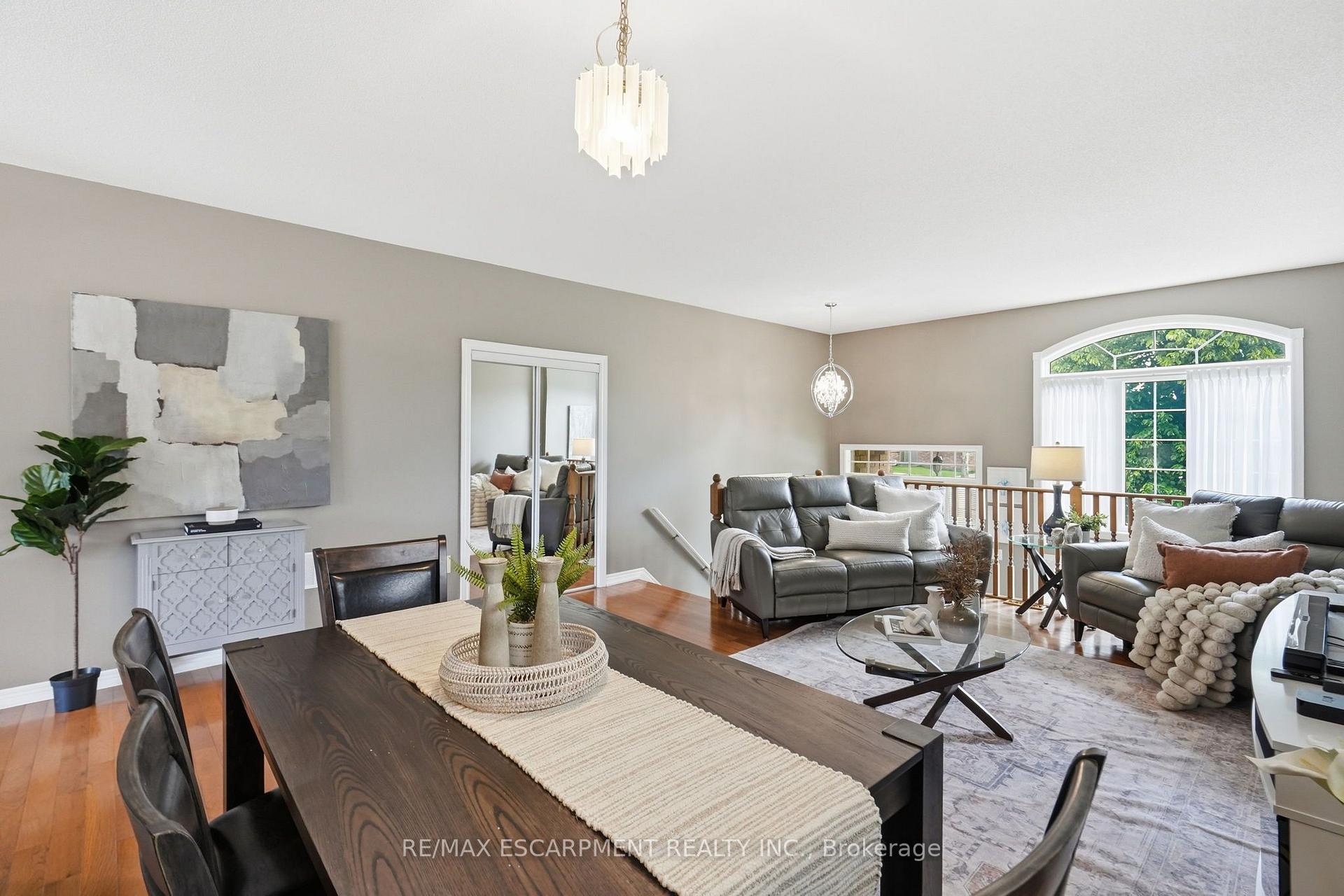 Photo 5 of 4869 Cherrywood Drive, Lincoln, Beamsville — HOMEH
