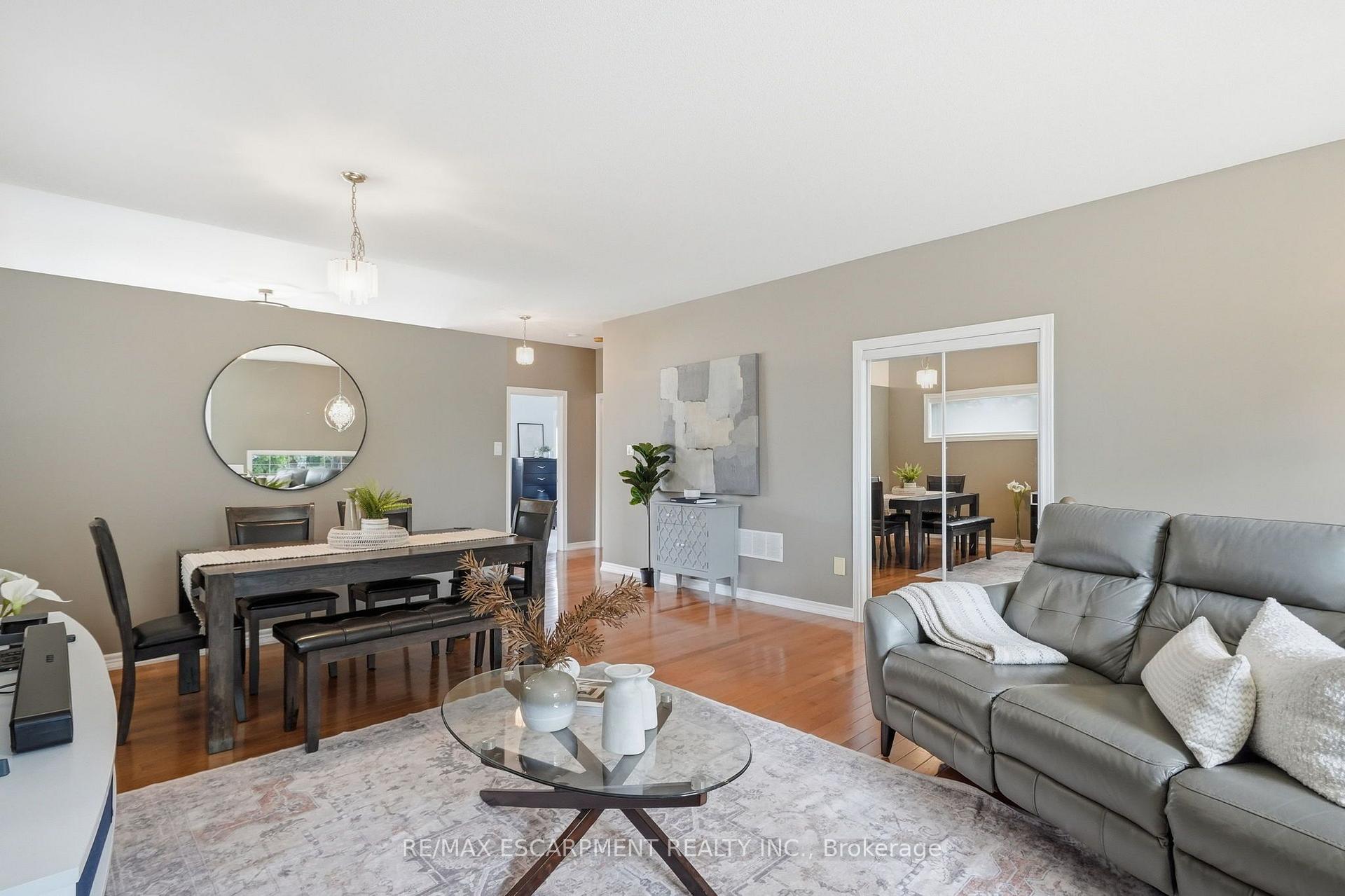 Photo 6 of 4869 Cherrywood Drive, Lincoln, Beamsville — HOMEH