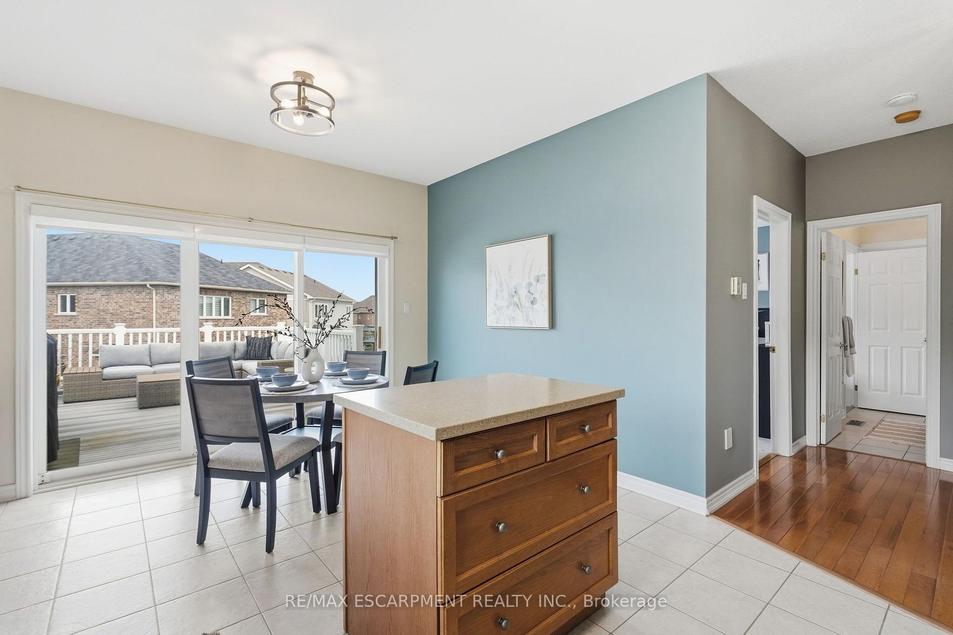 Photo 11 of 4869 Cherrywood Drive, Lincoln, Beamsville — HOMEH