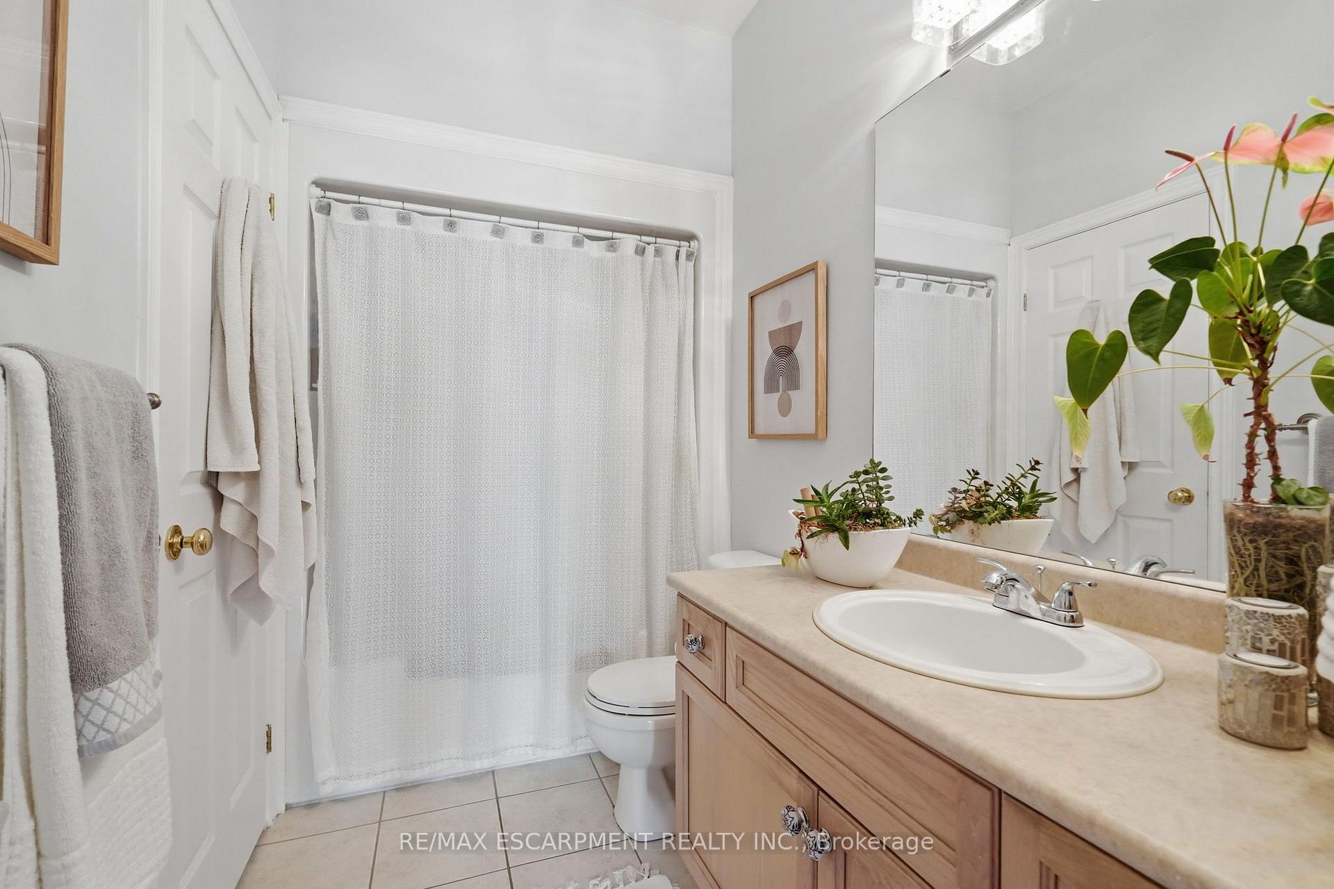 Photo 16 of 4869 Cherrywood Drive, Lincoln, Beamsville — HOMEH