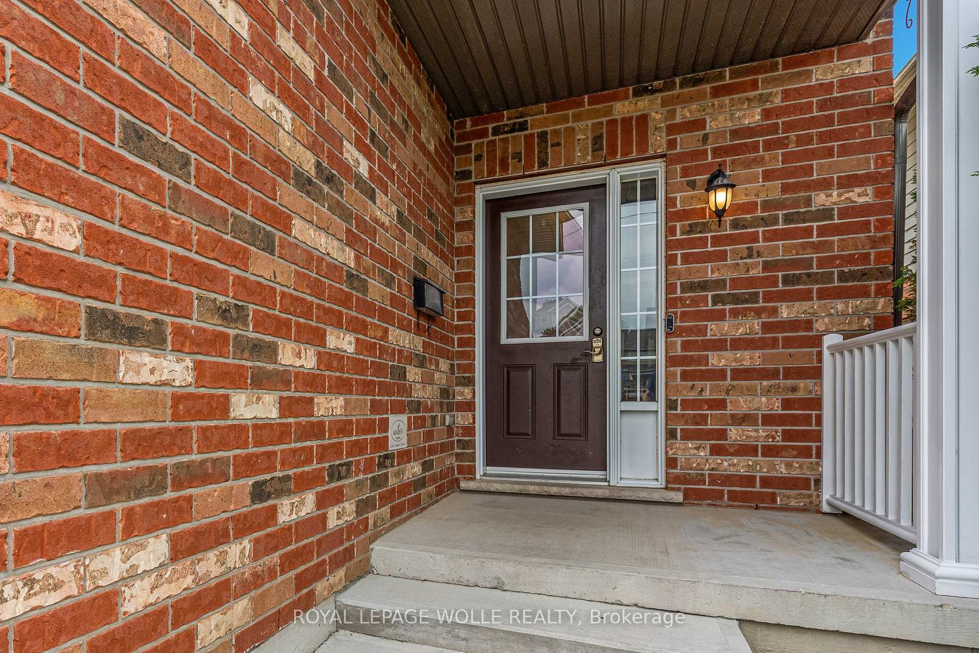 Photo 4 of 1232 Old Zeller Drive, Kitchener, Grand River South — HOMEH