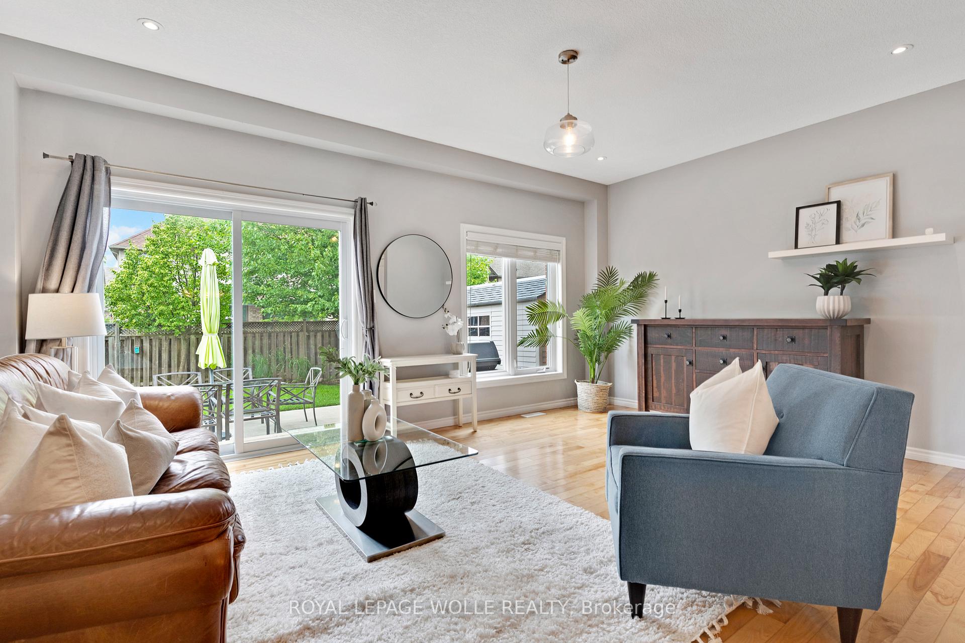 Photo 12 of 1232 Old Zeller Drive, Kitchener, Grand River South — HOMEH