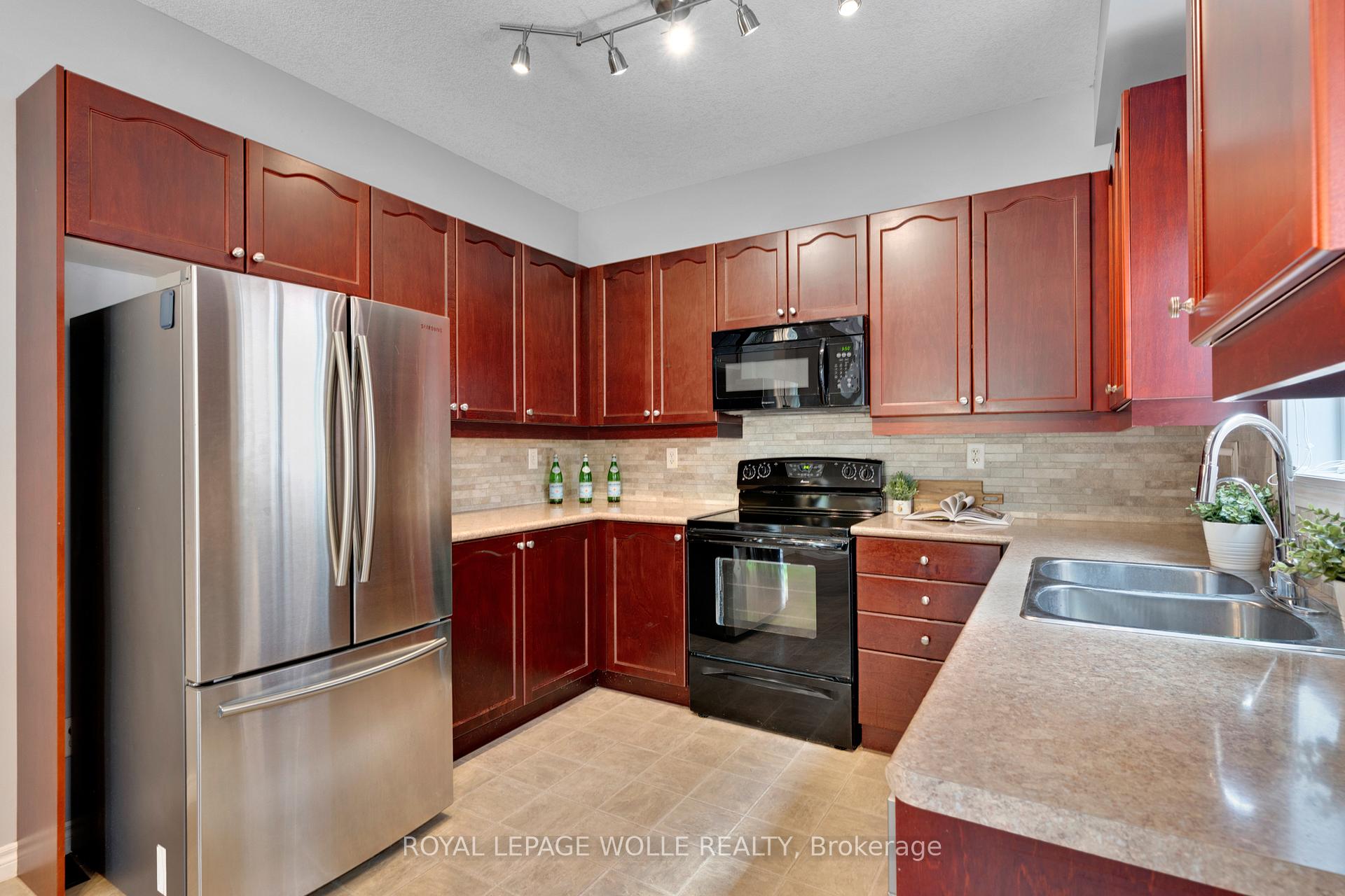 Photo 15 of 1232 Old Zeller Drive, Kitchener, Grand River South — HOMEH