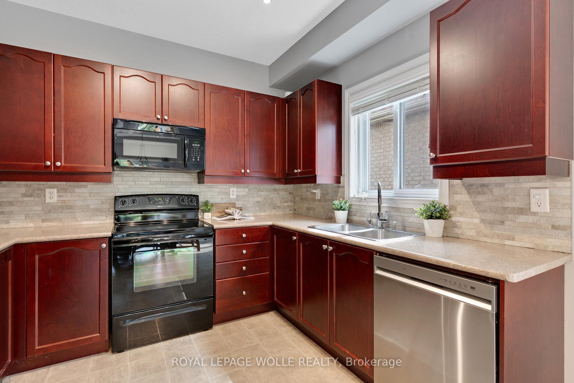 Photo 16 of 1232 Old Zeller Drive, Kitchener, Grand River South — HOMEH