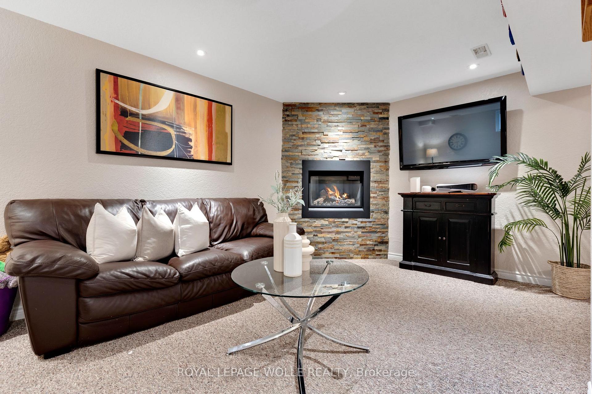 Photo 27 of 1232 Old Zeller Drive, Kitchener, Grand River South — HOMEH