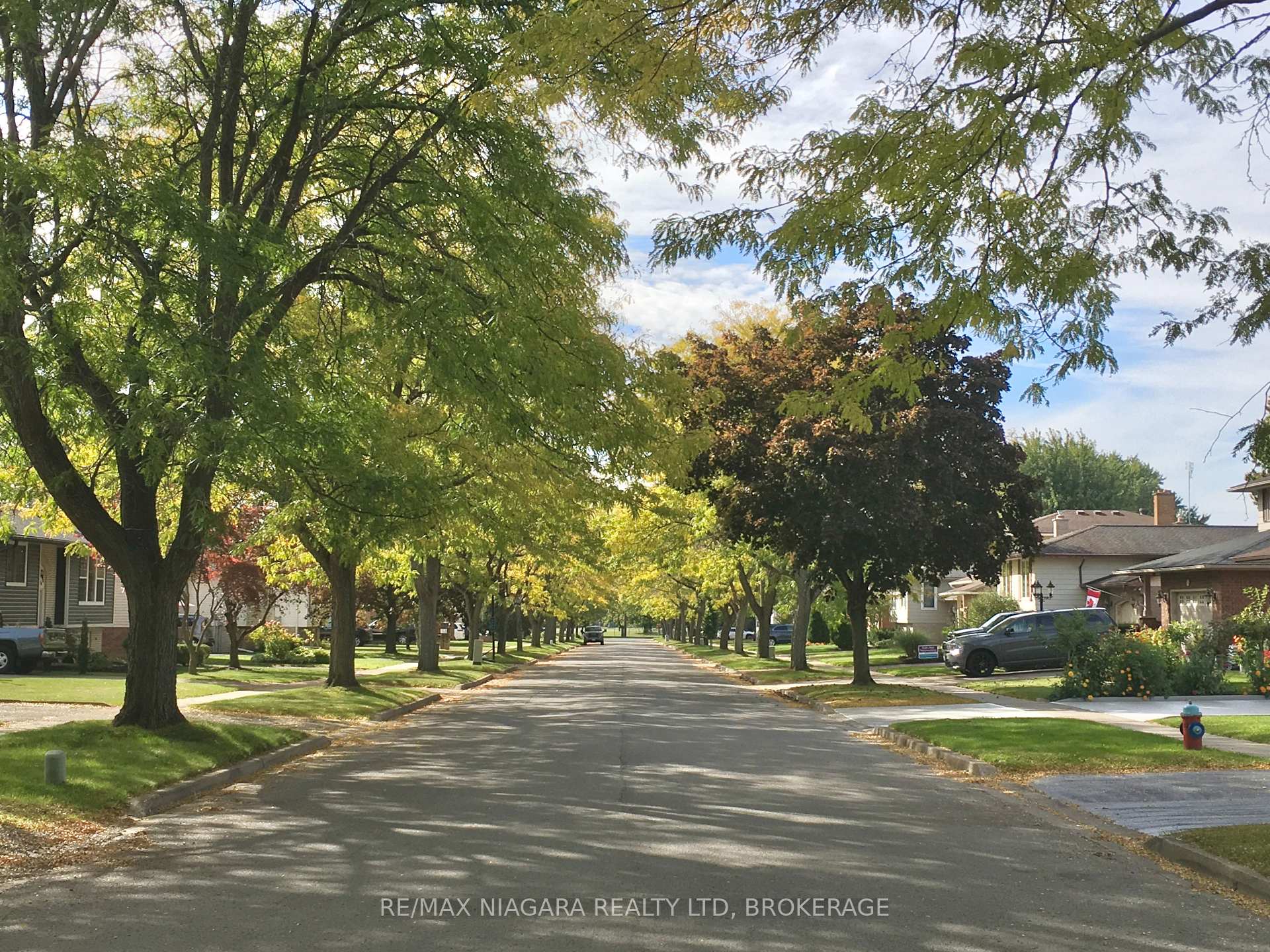Photo 3 of 6086 Eldorado Avenue, Niagara Falls, West Wood — HOMEH
