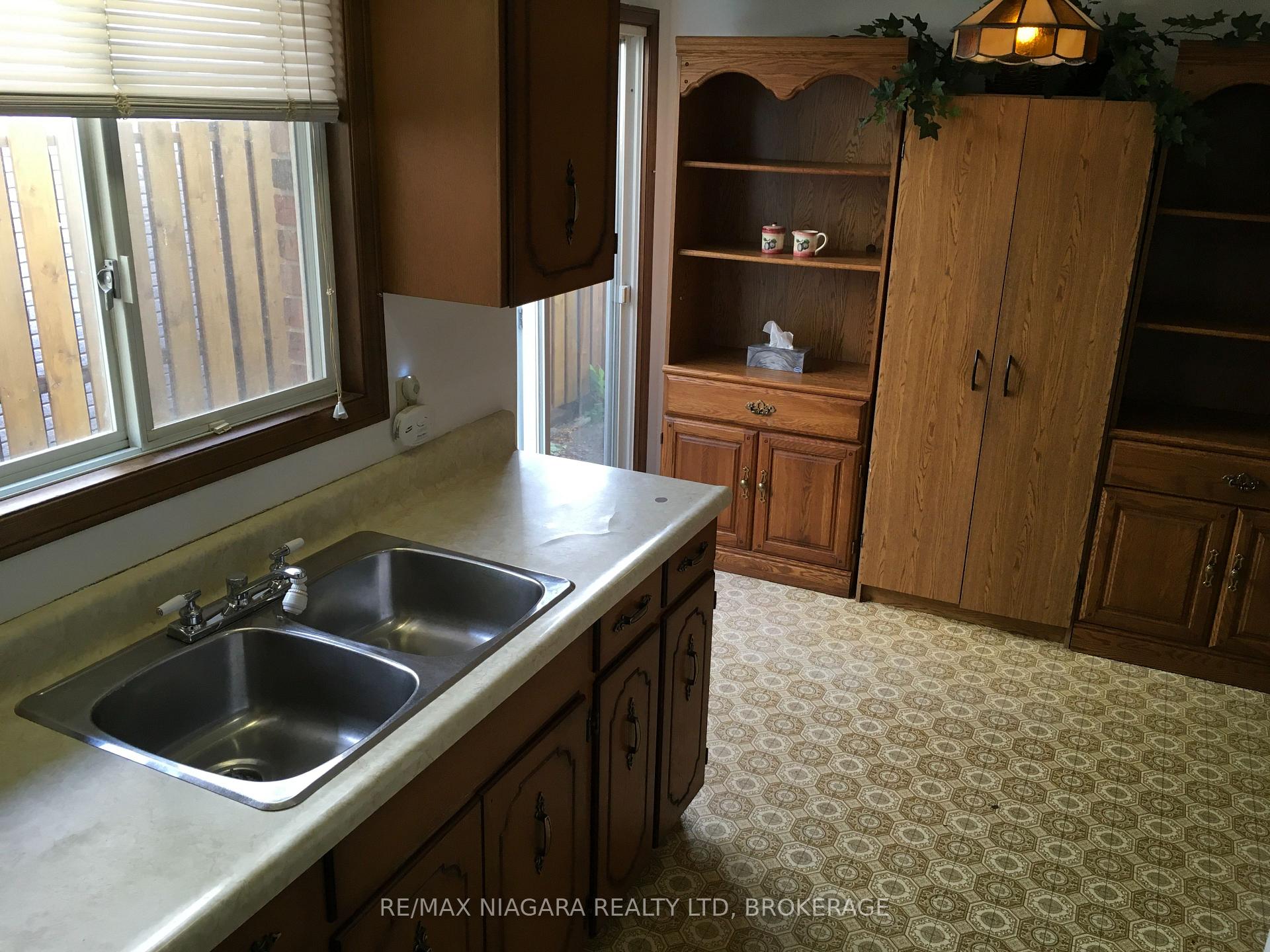 Photo 7 of 6086 Eldorado Avenue, Niagara Falls, West Wood — HOMEH
