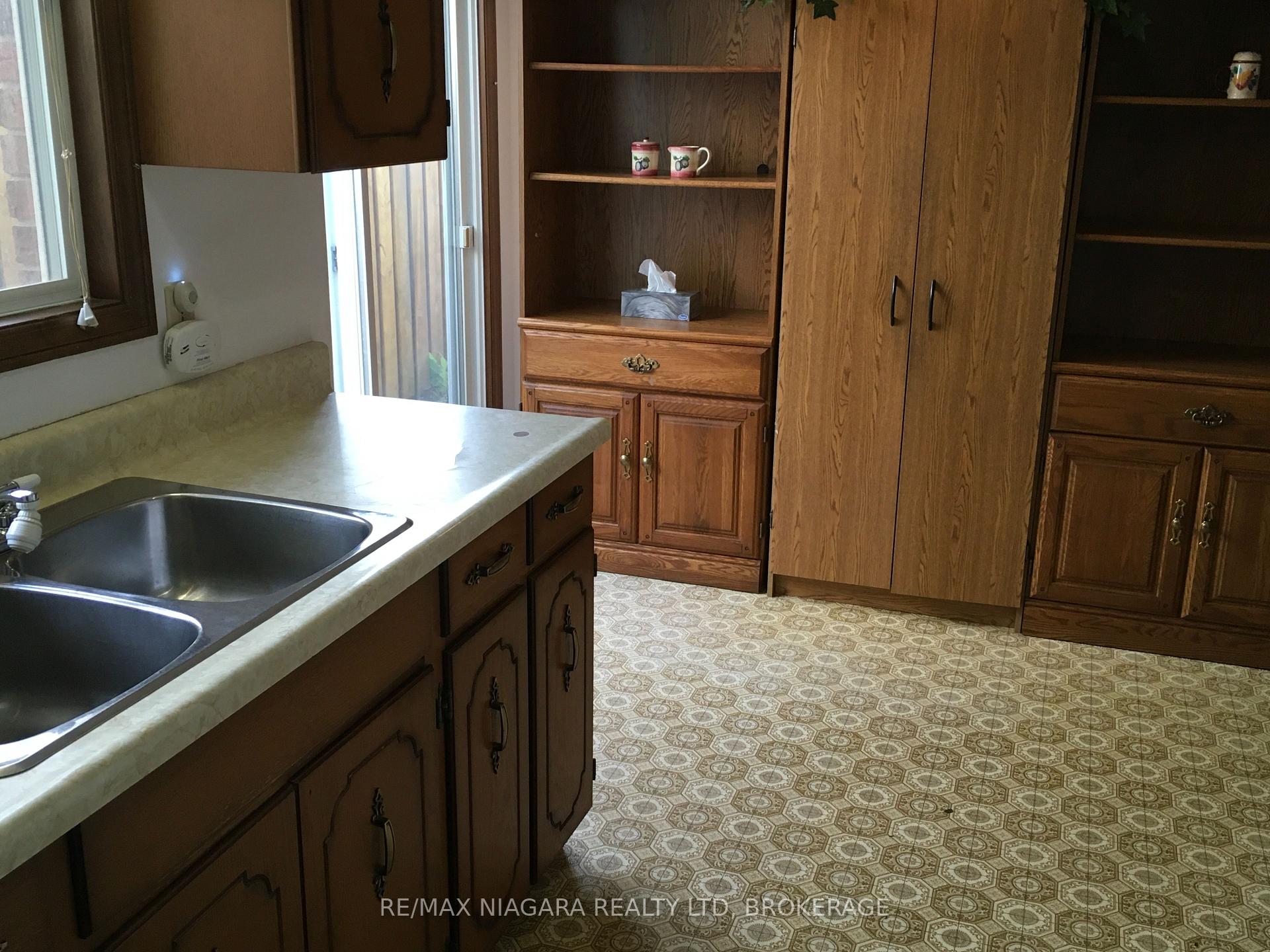 Photo 8 of 6086 Eldorado Avenue, Niagara Falls, West Wood — HOMEH
