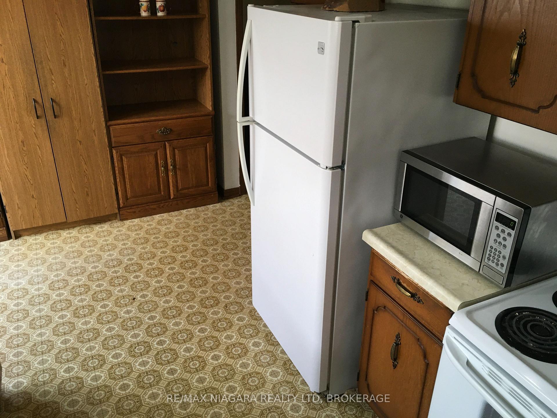 Photo 9 of 6086 Eldorado Avenue, Niagara Falls, West Wood — HOMEH